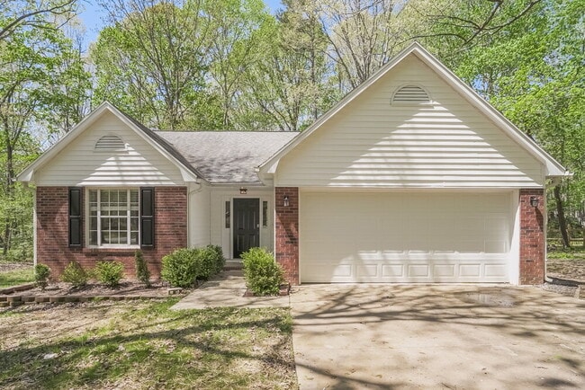 Building Photo - 3520 Sandberry Dr
