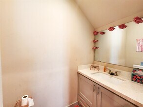 Building Photo - 5910 Shelburne St