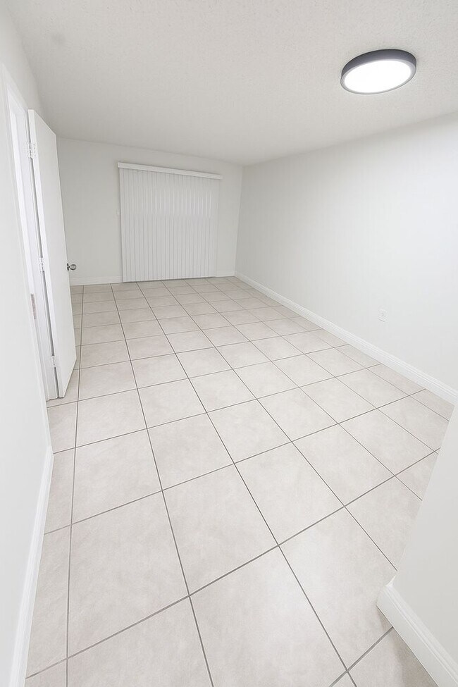 Building Photo - 1195 Bentley Rd