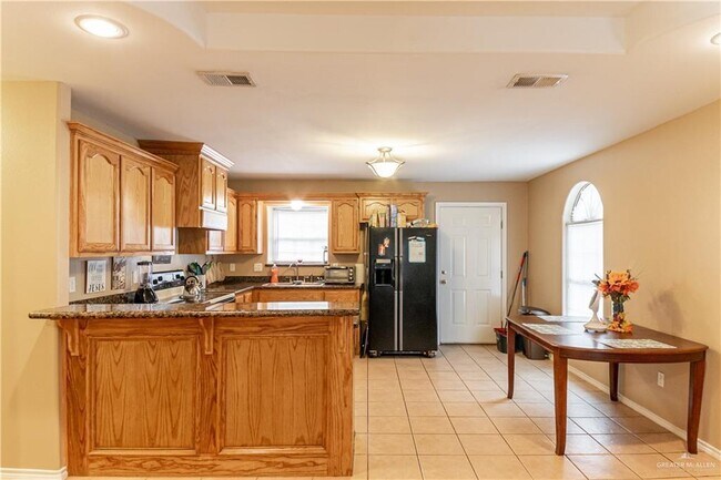 Building Photo - 1614 W Portales Dr
