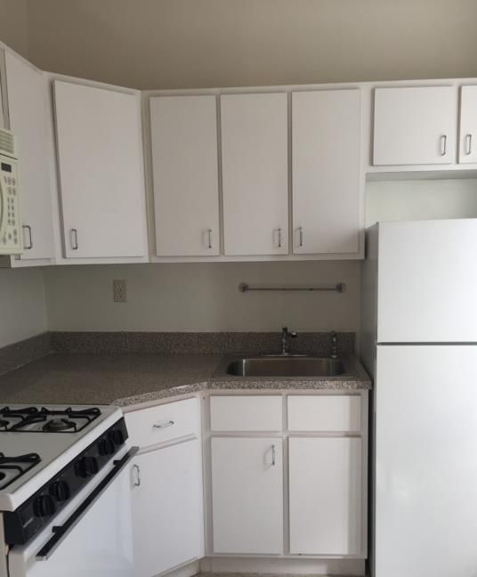 Foto principal - 555 E 85th St