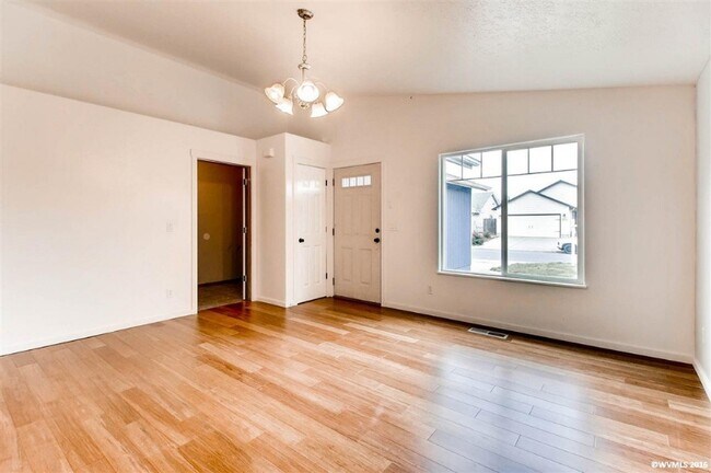 Building Photo - 3151 Macy Ct NE
