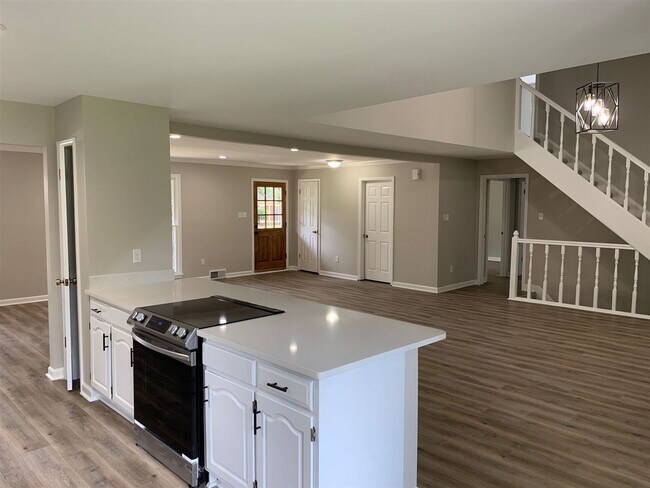 Building Photo - 3069 Circle Gate Dr