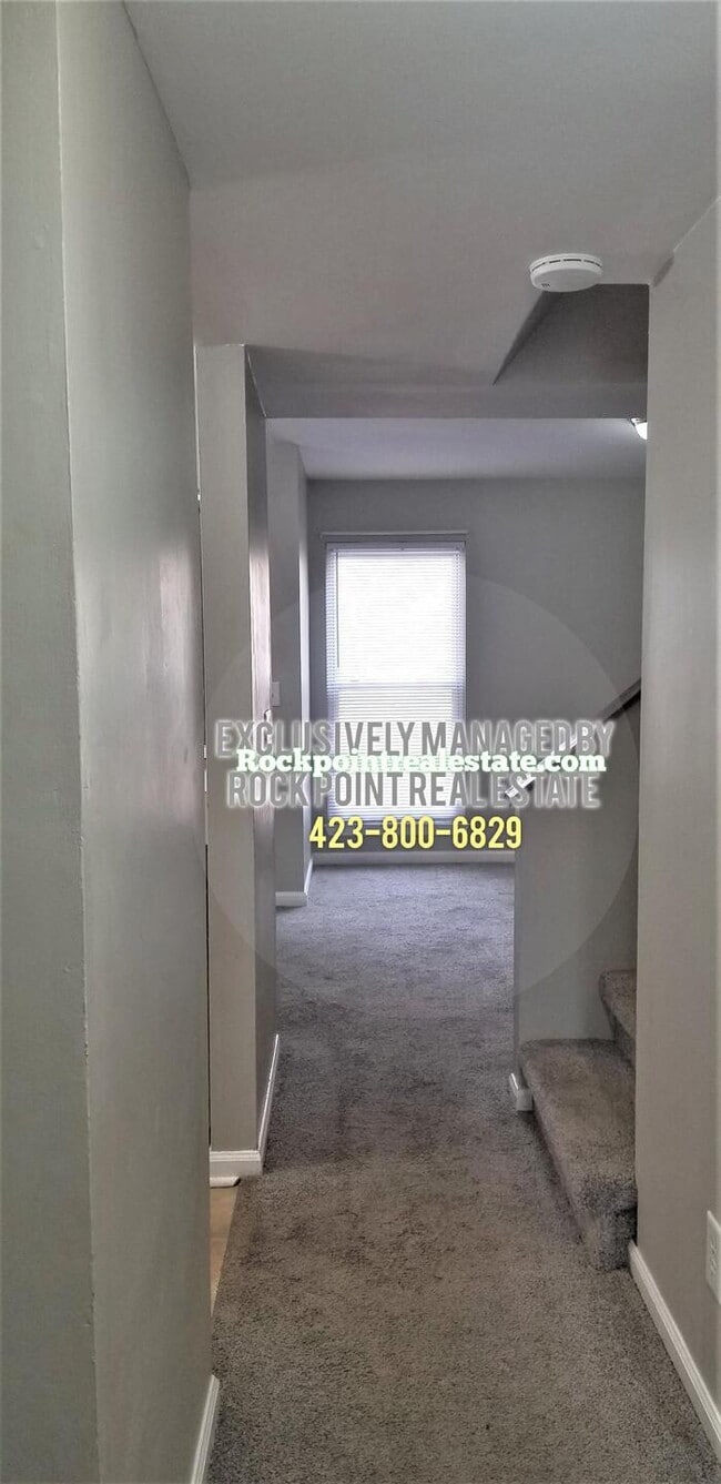 Building Photo - Great Townhome in Hixson!
