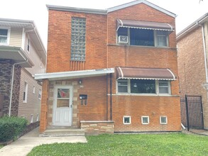 Building Photo - 6216 S Kildare Ave