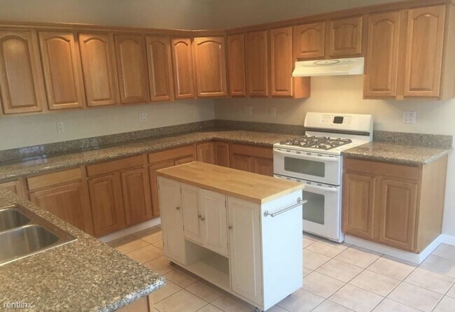 Foto del edificio - 4 br, 3 bath House - 2561 Prestwick Ave
