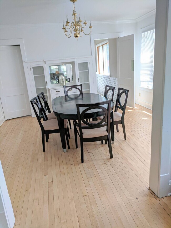 Foto del edificio - 3928 N Farwell Ave
