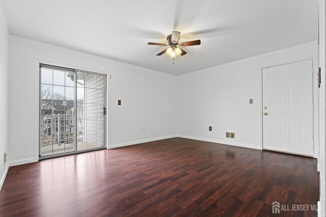 Foto del edificio - 12 Kingston Run