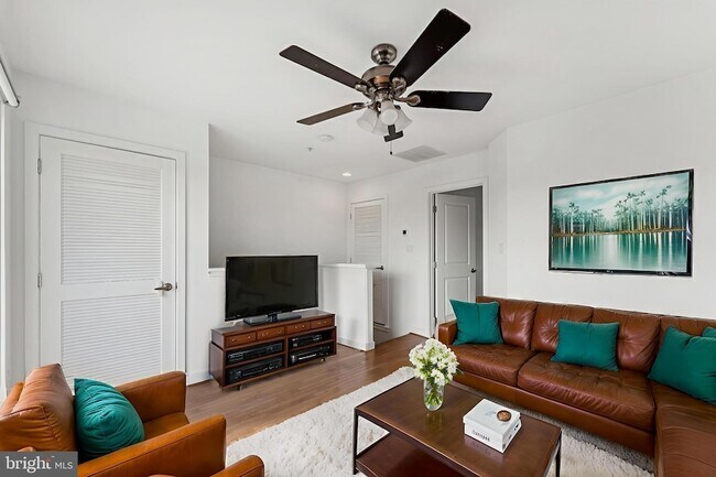 Foto del edificio - 4410 Longfellow St