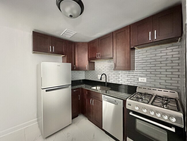 Foto del edificio - 6709 N California Ave