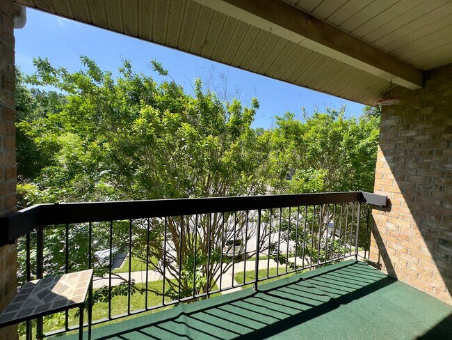 Building Photo - Charming 2Bed/2Bath in Cockeysville Neighb...