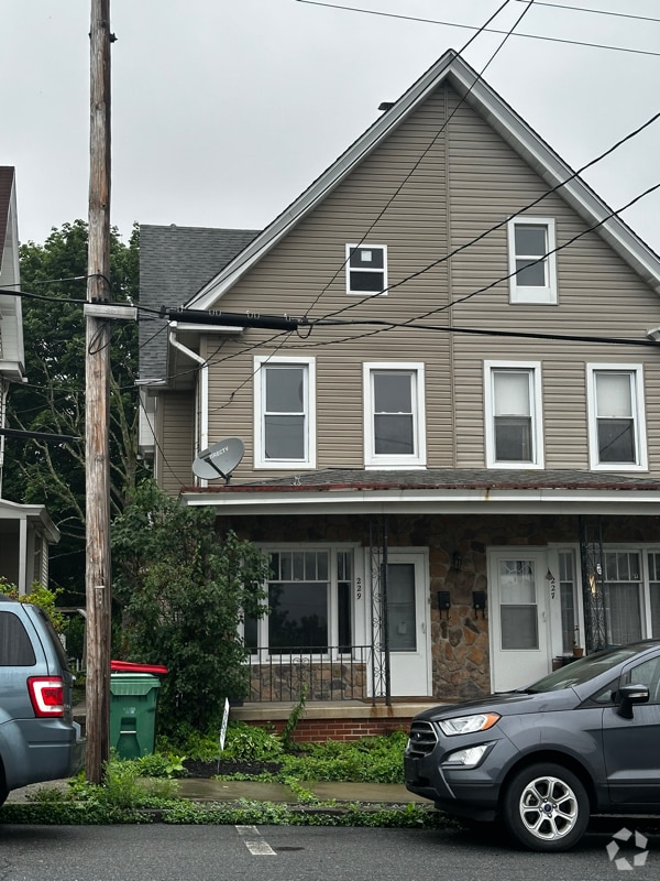 Building Photo - 229 Coal St
