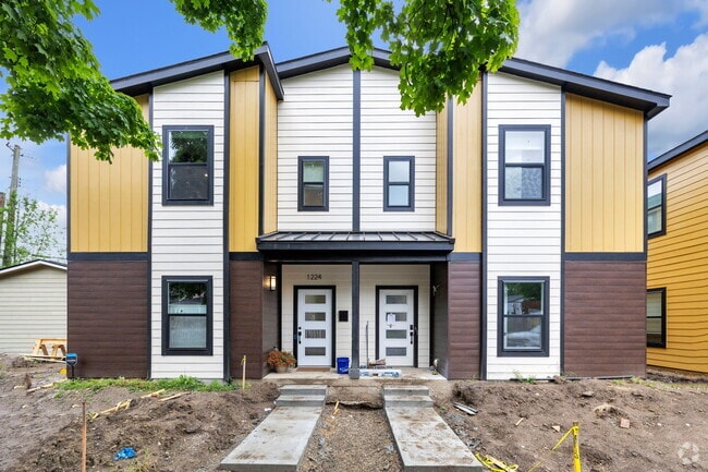 Building Photo - 1234 E 10th St