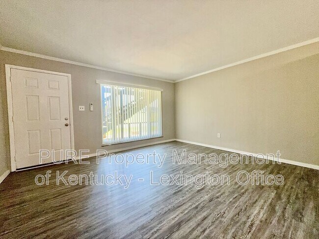 Building Photo - 1685 Alexandria Dr