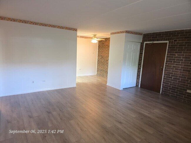 Building Photo - 234 E Bailey Rd