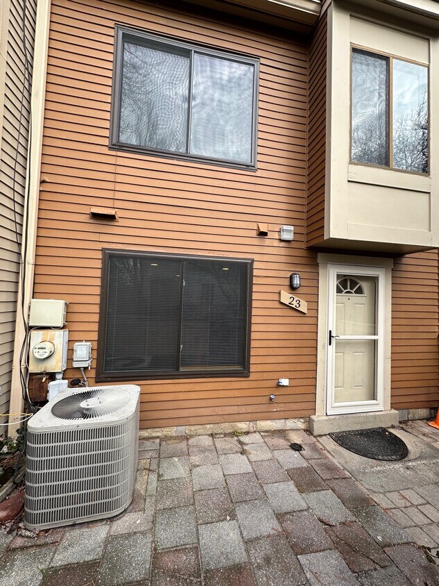23 Docena Ct, Montgomery Village, MD 20886 Townhome Rentals in