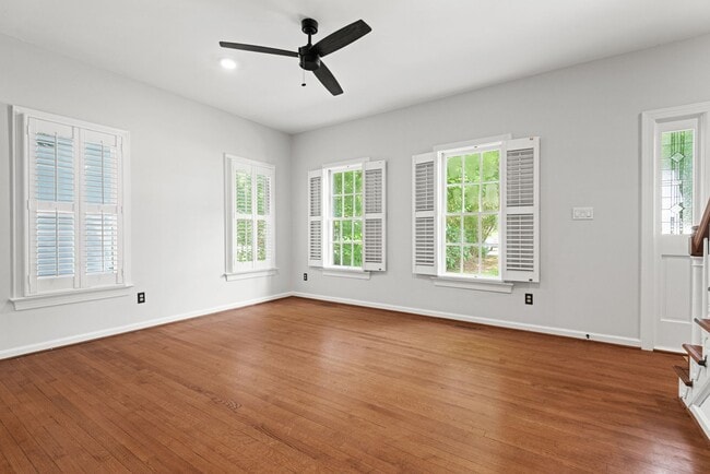 Building Photo - AVAILABLE NOW! NEW PRICE! Charming 4-bedro...