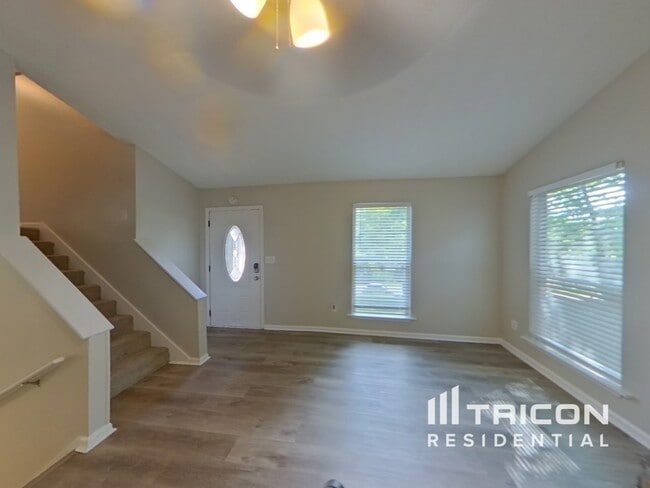 Foto del edificio - 2864 Wildflower Ln SW