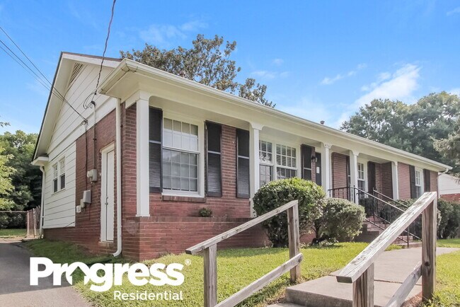 Building Photo - 4750 Tanglebriar Dr