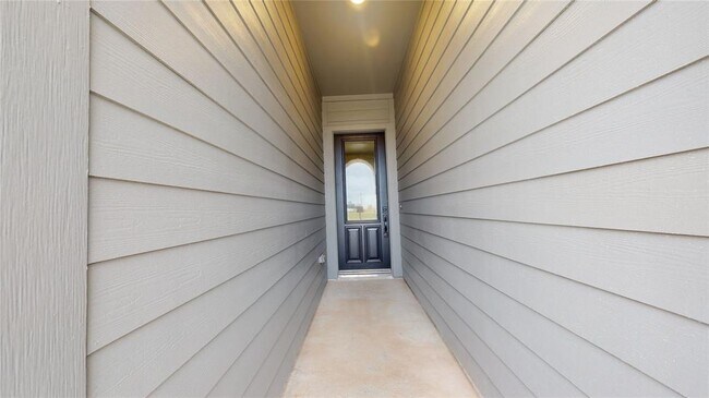 Building Photo - 122 Hazelnut Dr