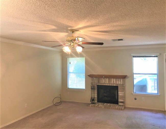 Building Photo - 1302 Cedar Crest