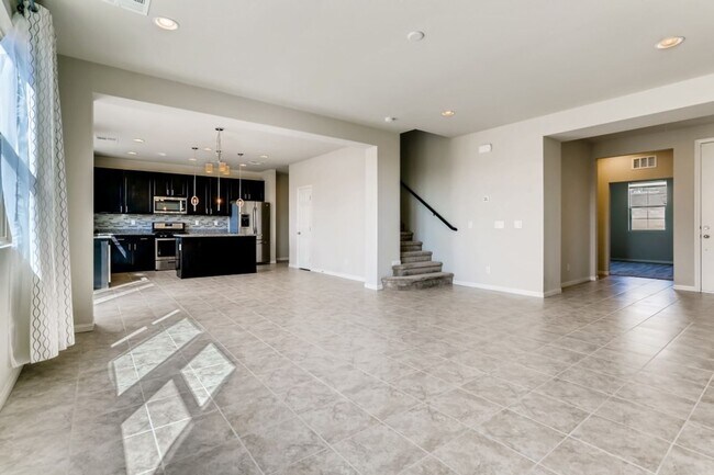 Foto del edificio - Mountains Edge Gem with Loft, Den & Upgraded Kitchen