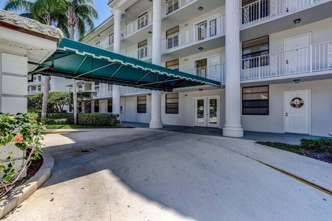 Building Photo - 3636 Whitehall Dr