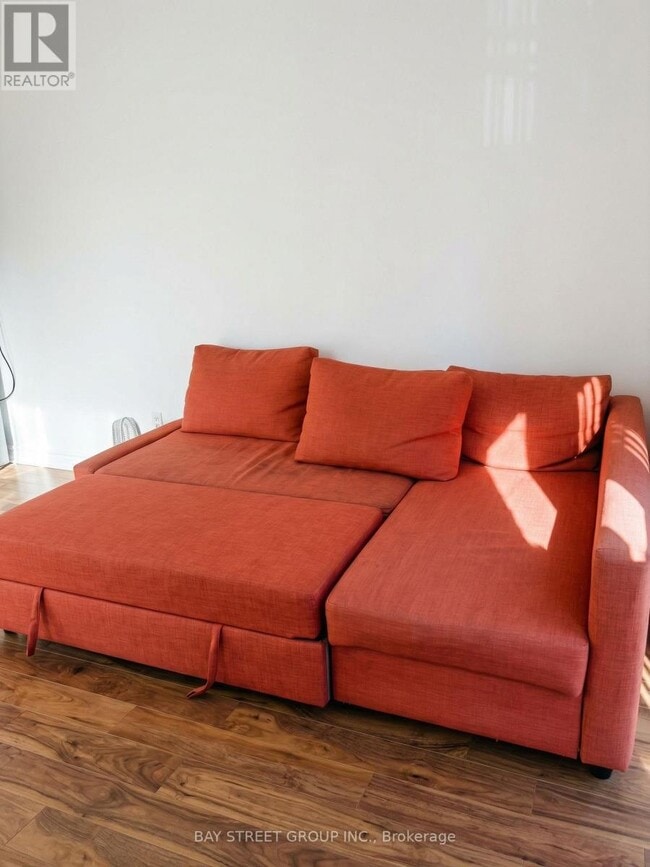 Building Photo - 65 Gloucester St