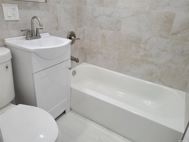 Foto del edificio - 1602 E 53rd St