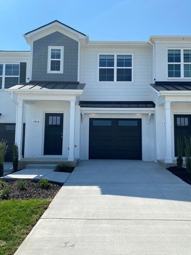 Primary Photo - *SPECIALS OFFERED* Brand New Luxury Townho...