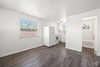 Building Photo - 1908 43rd St S