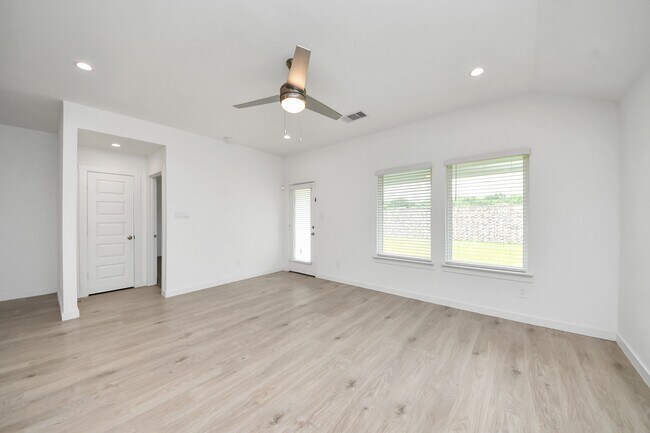 Building Photo - 1618 Westway Dr