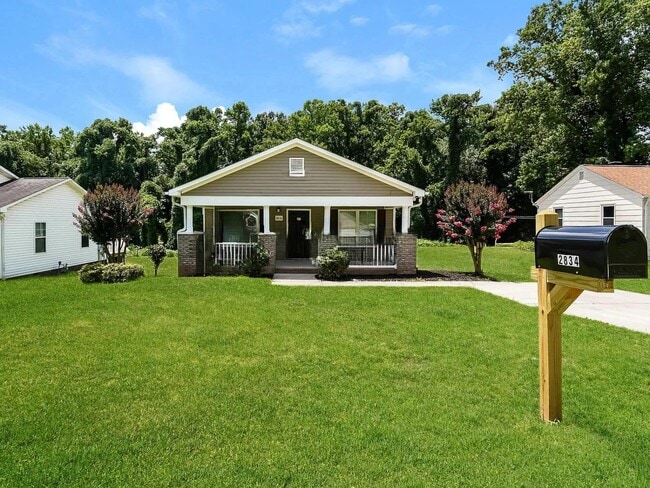 Building Photo - 2834 Edwards St