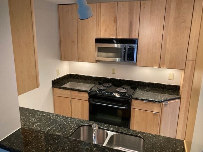 Foto del edificio - 796 Kerr St