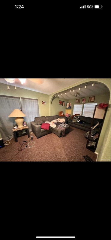 Foto del edificio - 7107 Sylvia Handy St