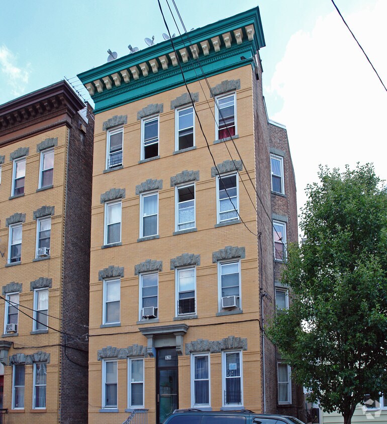 Foto principal - 526 28th St