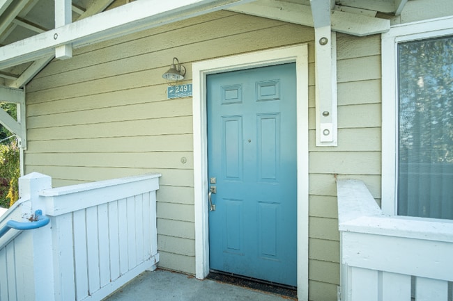 Photo - 2491 Creekside Ct Apartment