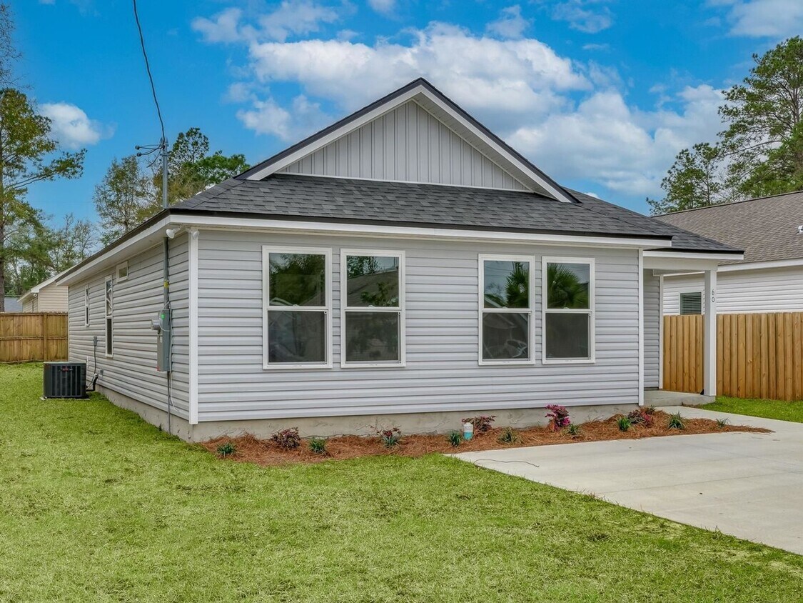 Fall Into Your New Home – 4 Bed, 2 Bath fo... - Fall Into Your New Home – 4 Bed, 2 Bath fo...