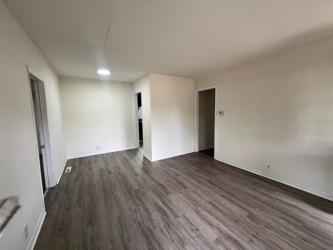 Foto del edificio - Charming 3 Bedroom 1 Bath For Rent Northeast Wichita, KS