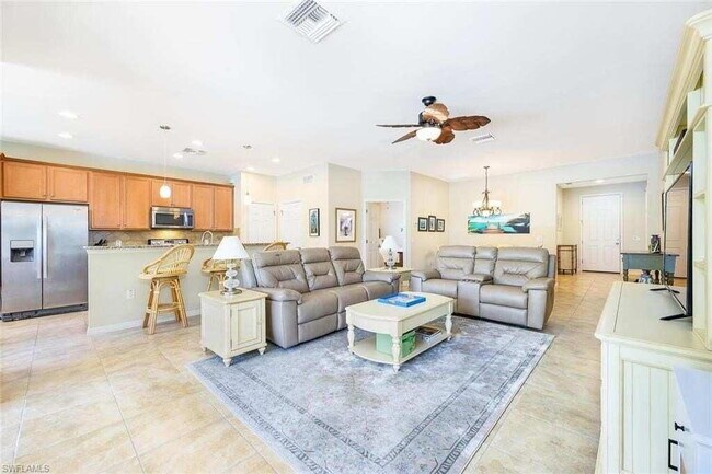 Foto del edificio - Elegant Furnished 3-Bedroom + Den Pool Home in VillageWalk of Bonita Springs – Available for Seas...