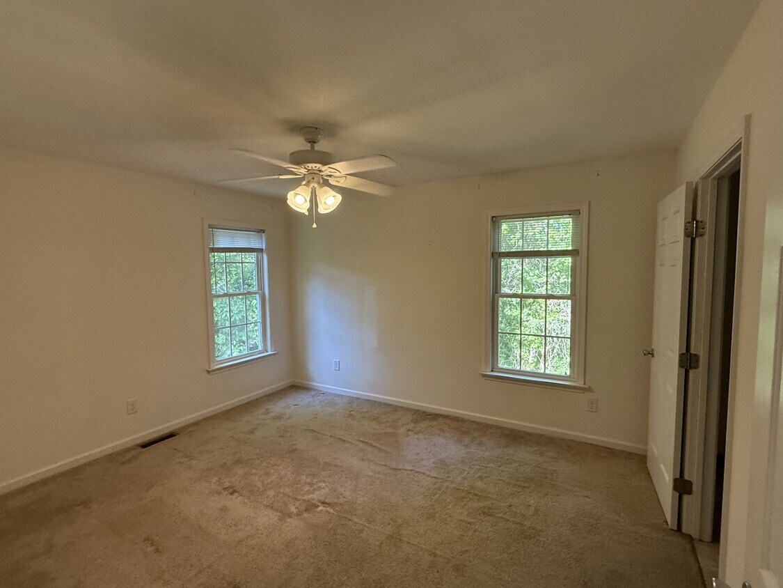 Foto del edificio - 180 Brevard St