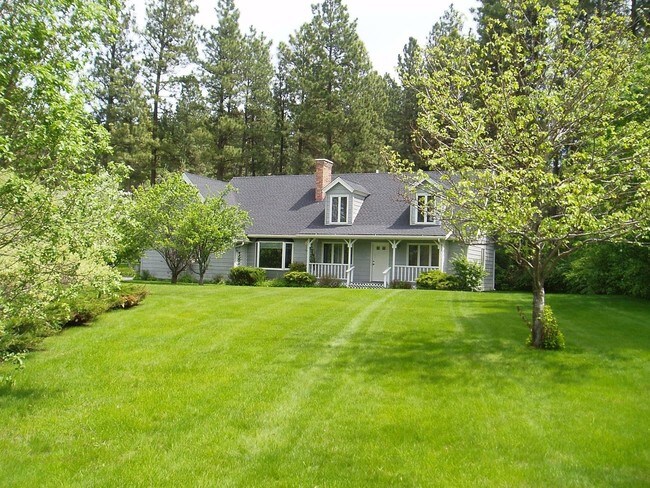 Building Photo - 3 br, 2 bath House - 431 Chestnut Dr.