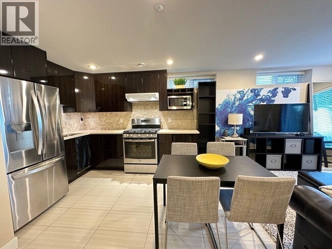 Photo du bâtiment - 469 W 20th Ave