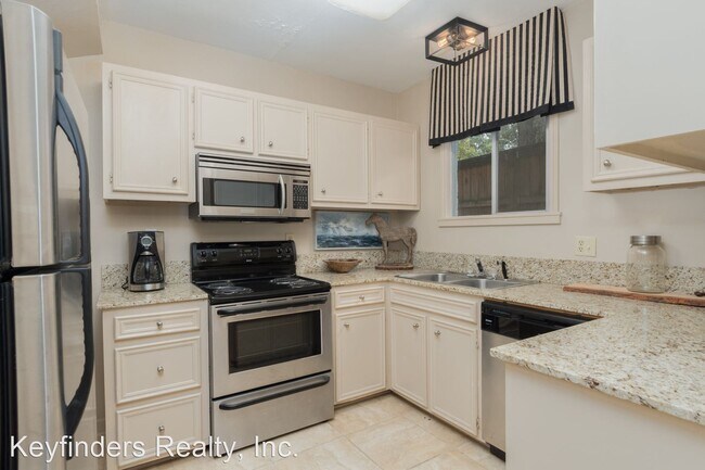Building Photo - 2 br, 1.5 bath House - 1312 Drehr Ave.