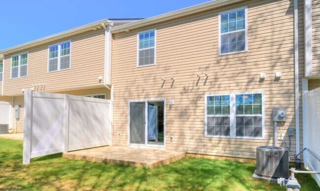 Foto del edificio - 335 Twisted Oak Dr NW