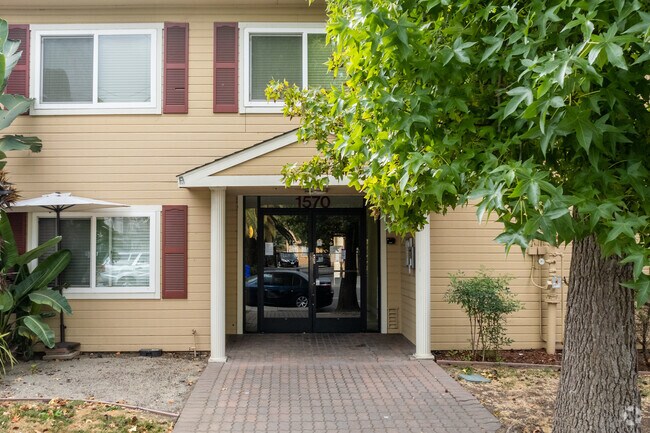 Entrance - 1576 165th Ave