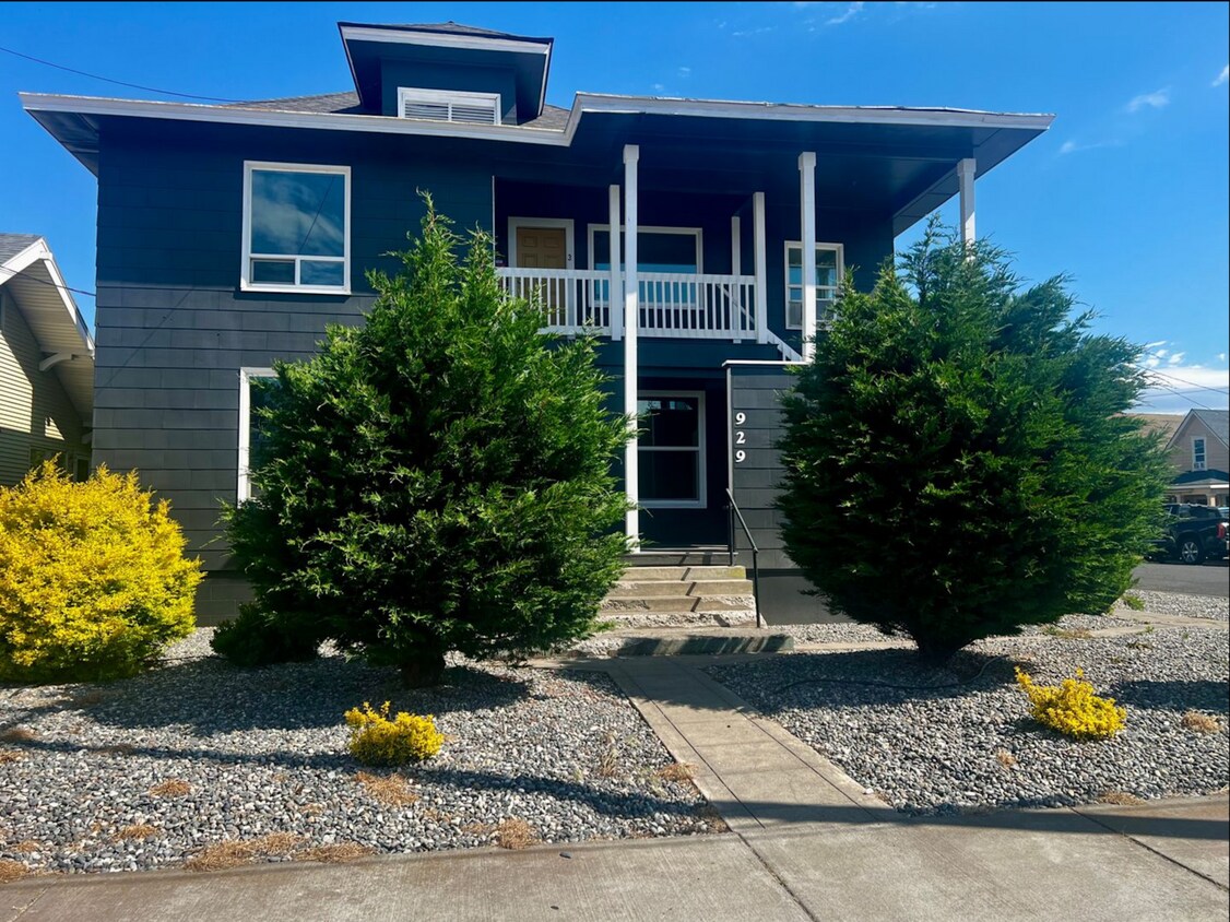 Foto principal - 929 SE Court Pl