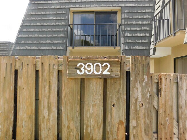 Building Photo - 3902 39th Way