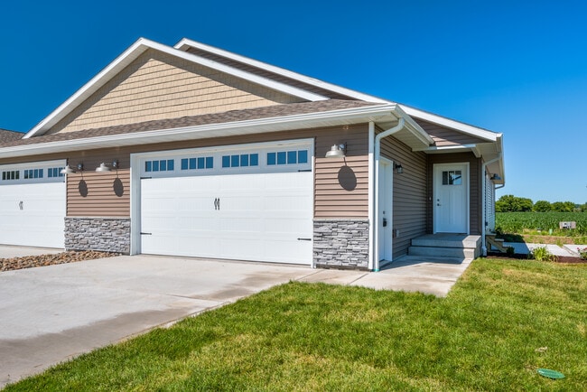 Building Photo - 701 Layne Dr