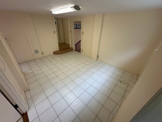 Building Photo - Charming Wilhelmina Rise Home with Stunning Diamond Head & Ocean Views